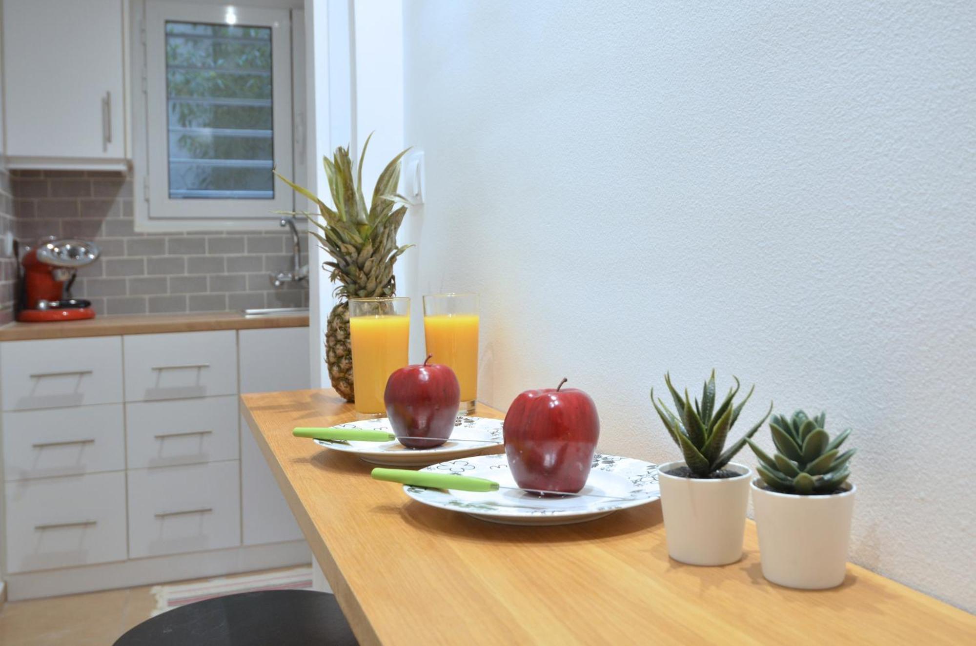 Acropolis, A Nice And Minimal Apartment Atenas Exterior foto